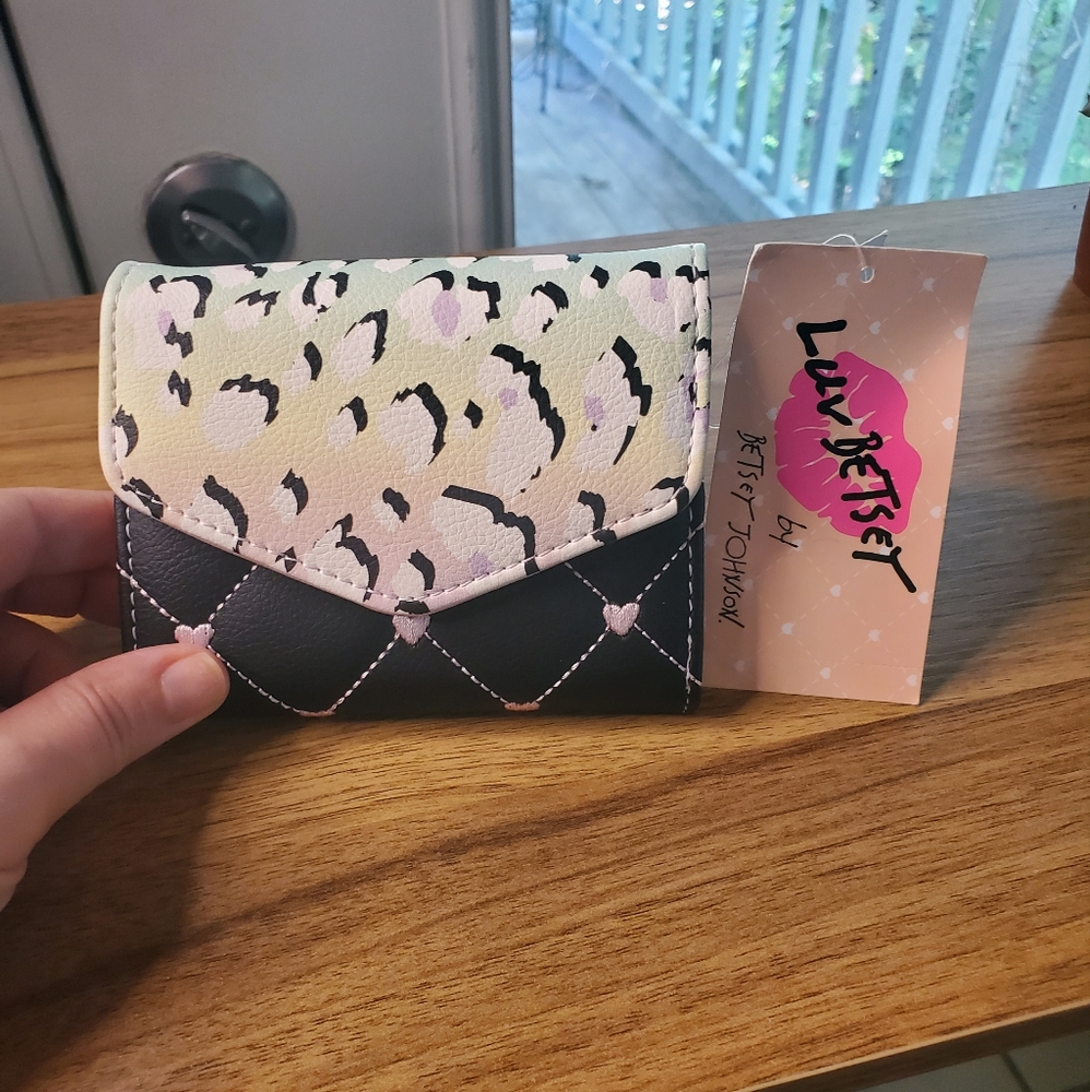 Betsey Johnson Love Wallet *NWT*